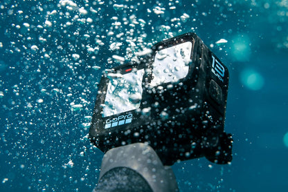 GoPro HERO13 Black - Cámara de acción Resistente al Agua con vídeo 5.3K60, fotografía de 27 MP + compatibilidad con Lentes Serie HB