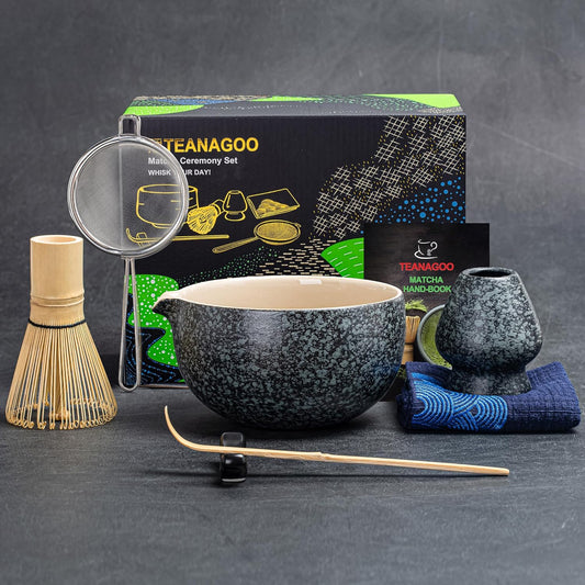 Set japonés de ceremonia de té matcha – kit completo con cuenco, batidor de bambú y accesorios rituales.